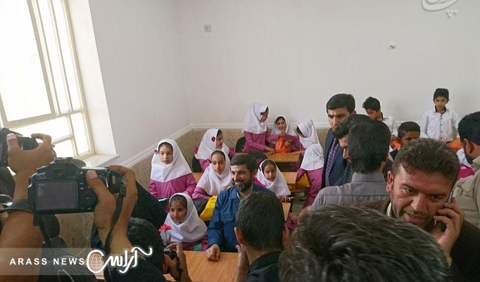 استاندار خوزستان خبر داد: افتتاح 48 فضای آموزشی در قالب 181 کلاس در دهه فجر/تا پایان سال ۹۷ کلیه مدارس کانکسی جمع آوری می شوند