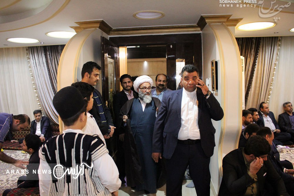 آیت الله موسوی جزایری : اتحاد اقوام و عشایر خوزستانی زبانزد و درسی برای همگان است/ استاندار خوزستان : وحدت بین اقوام در استان تقویت شود