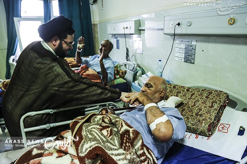 گزارش تصویری / بازدید حجت الاسلام والمسلمین سید محمد جواد جزایری ، مدیر دفتر مجمع جهانی اهل بیت در خوزستان از بیمارستان امام خمینی اهواز