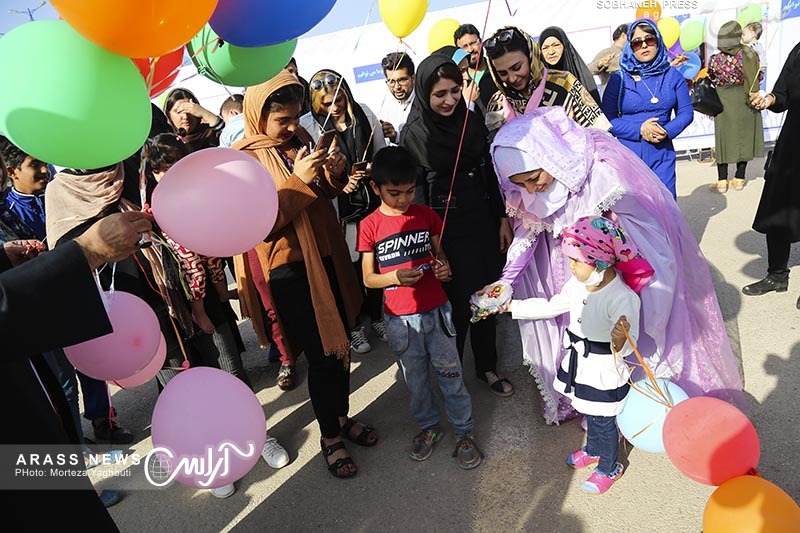گزارش تصویری / آرزوی مریم سه ساله ، یک عالمه بادکنک