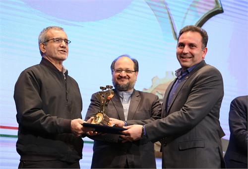 شرکت فولاد خوزستان تندیس طلایی رعایت حقوق مصرف کنندگان را دریافت کرد