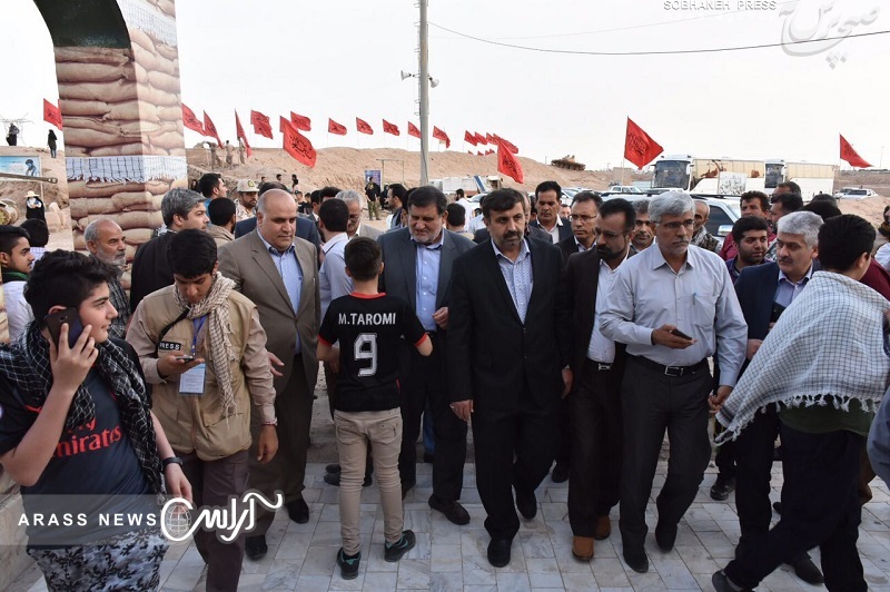 رئیس سازمان مدیریت بحران کشور با پای پیاده از پارکینگ تا یادمان شهدای شلمچه را پیموده است +تصاویر