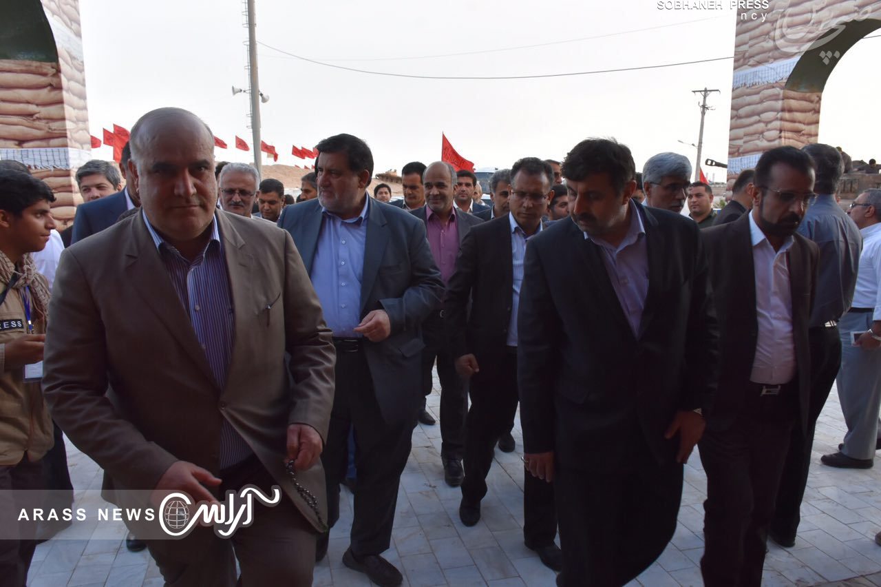 رئیس سازمان مدیریت بحران کشور با پای پیاده از پارکینگ تا یادمان شهدای شلمچه را پیموده است +تصاویر
