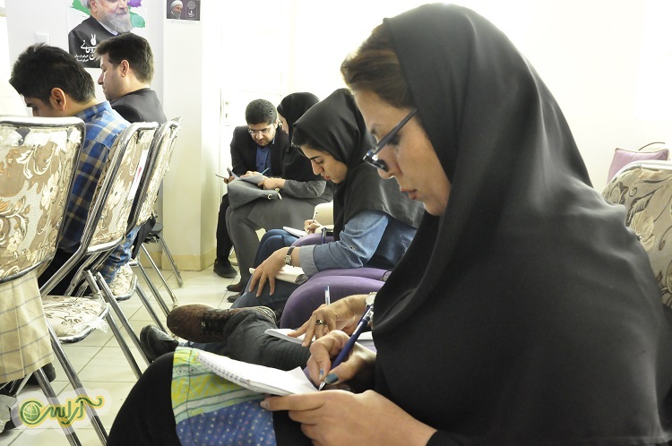 گزارش تصویری/ نشست خبری دکترحمید کهرام رییس ستاد انتخاباتی دکتر روحانی در خوزستان