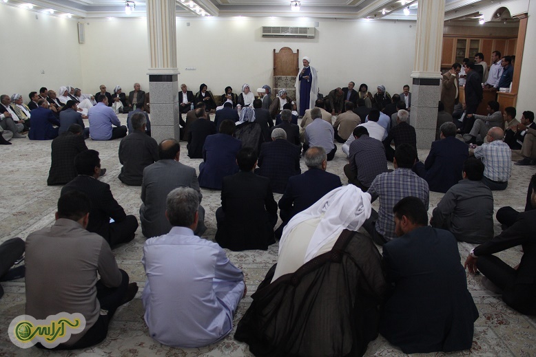 گزارش تصویری/ تجدید پیمان جمعی از سران و شیوخ عرب با دکتر کهرام رییس ستاد دکتر روحانی و حجت الاسلام فیاضی رییس شورای راهبردی ستاد انتخاباتی دکتر روحانی در خوزستان