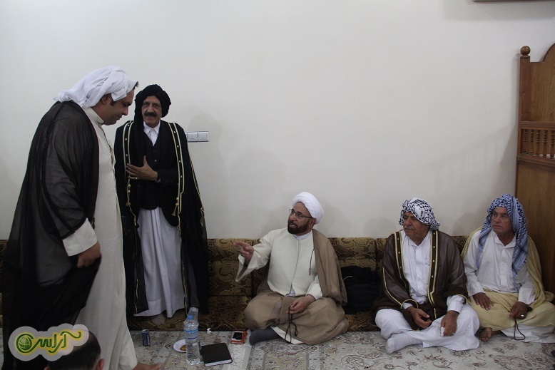 گزارش تصویری/ تجدید پیمان جمعی از سران و شیوخ عرب با دکتر کهرام رییس ستاد دکتر روحانی و حجت الاسلام فیاضی رییس شورای راهبردی ستاد انتخاباتی دکتر روحانی در خوزستان