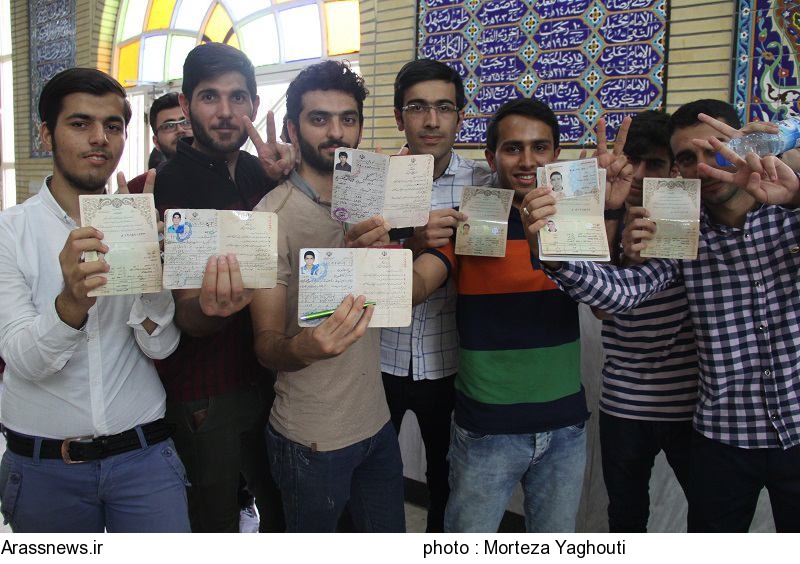گزارش تصویری/ حضور پرشور و کم نظیر مردم اهواز در انتخابات ریاست جمهوری و شورای شهر اهواز