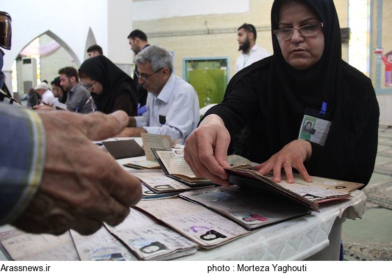 گزارش تصویری/ حضور پرشور و کم نظیر مردم اهواز در انتخابات ریاست جمهوری و شورای شهر اهواز