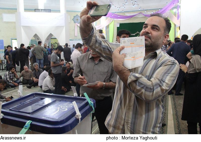 گزارش تصویری/ حضور پرشور و کم نظیر مردم اهواز در انتخابات ریاست جمهوری و شورای شهر اهواز