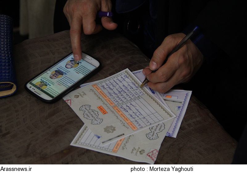 گزارش تصویری/ حضور پرشور و کم نظیر مردم اهواز در انتخابات ریاست جمهوری و شورای شهر اهواز