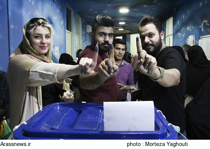 گزارش تصویری2/ حضور پرشور و کم نظیر مردم اهواز در انتخابات ریاست جمهوری و شورای شهر اهواز