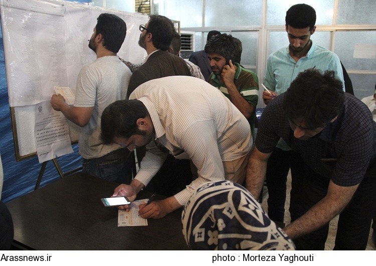 گزارش تصویری3 / حضور پرشور و کم نظیر مردم اهواز در انتخابات ریاست جمهوری و شورای شهر اهواز