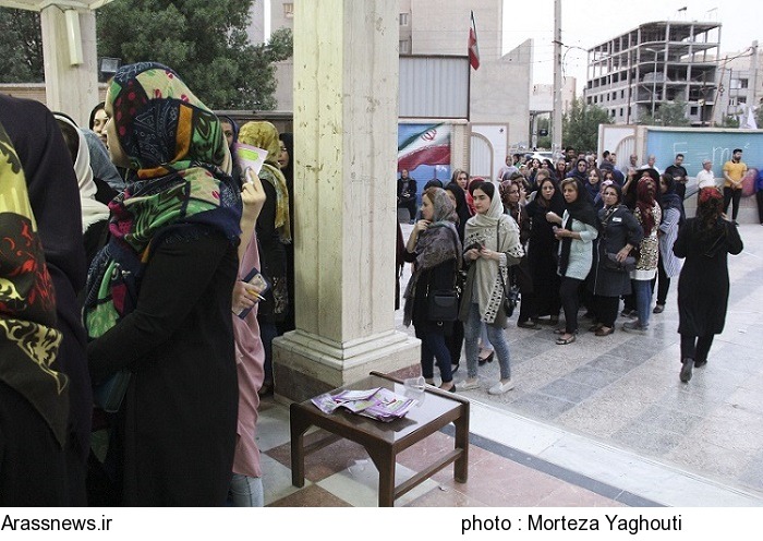 گزارش تصویری3 / حضور پرشور و کم نظیر مردم اهواز در انتخابات ریاست جمهوری و شورای شهر اهواز