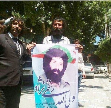 پرنده فروشی که پدیده انتخابات شوراها شد /عکس