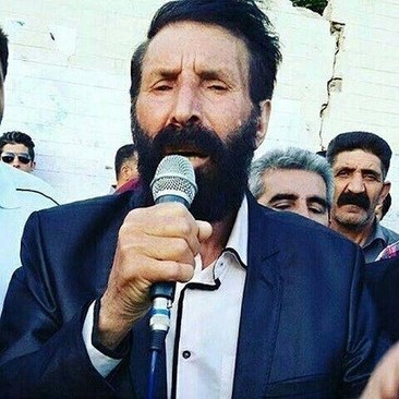 پرنده فروشی که پدیده انتخابات شوراها شد /عکس