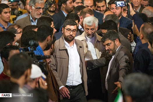 در جمع هواداران رئیسی چه میگذرد؟/از تهدید روحانی تا دارهای اعدام+تصاویر در جمع هواداران رئیسی چه میگذرد؟/از تهدید روحانی تا دارهای اعدام+تصاویر