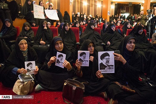 در جمع هواداران رئیسی چه میگذرد؟/از تهدید روحانی تا دارهای اعدام+تصاویر در جمع هواداران رئیسی چه میگذرد؟/از تهدید روحانی تا دارهای اعدام+تصاویر