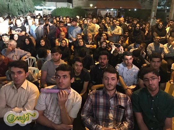 صادق زيباكلام: آقاي رييسي بگويد بودجه ٥٠٠ هزار ميليارد توماني براي ايجاد ٥ ميليون شغل را از كجا مي آورد/ احمدي نژاد رد صلاحيت شد اما خطر احمدي نژاديسم همچنان در كمين ماست/ روحاني براي رفع حصر و آزادي هاي مدني در دولت بعديش تلاش كند