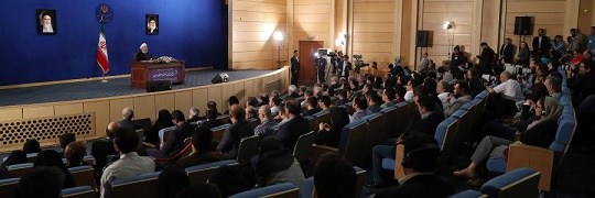 رئیس‌جمهور: مردم گفتند هرکس به‌جای خود/کسی حق ندارد انقلاب را به خیمه خود بکشاند