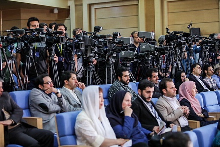 رئیس‌جمهور: مردم گفتند هرکس به‌جای خود/کسی حق ندارد انقلاب را به خیمه خود بکشاند