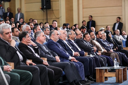 رئیس‌جمهور: مردم گفتند هرکس به‌جای خود/کسی حق ندارد انقلاب را به خیمه خود بکشاند