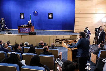 رئیس‌جمهور: مردم گفتند هرکس به‌جای خود/کسی حق ندارد انقلاب را به خیمه خود بکشاند