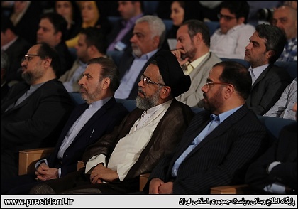 رئیس‌جمهور: مردم گفتند هرکس به‌جای خود/کسی حق ندارد انقلاب را به خیمه خود بکشاند