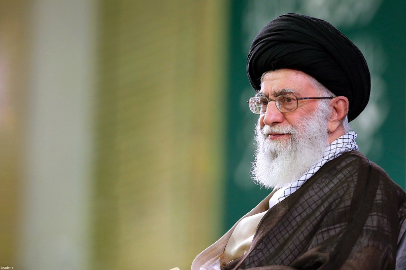 وزیر خارجه، انسانِ متدین، با وجدان و دارای احساس مسئولیت است / مسئولانی که پیگیر برجام بودند را خودی و مؤمن می‌دانیم / در برجام، به علت اعتماد به حرف طرف مقابل از مسائلی صرف نظر کردیم که دشمن در حال استفاده از آنهاست