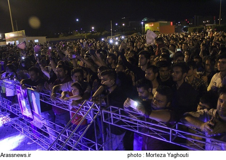 گزارش تصویری/ جشن بزرگ پیروزی دکتر روحانی رییس جمهور منتخب در اهواز