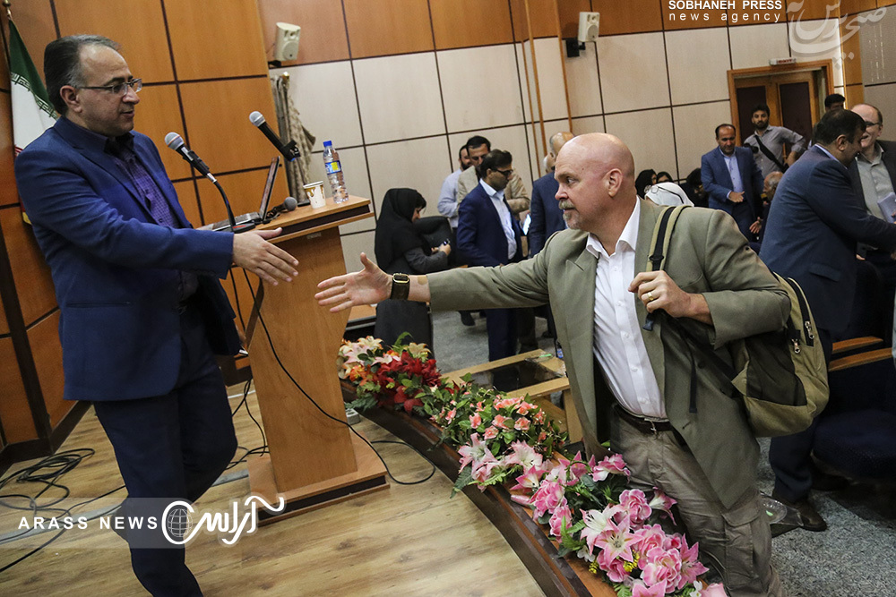 گزارش تصویری/ بازدید مهمانان کنفرانس بین‌المللی مقابله با گرد و غبار از تالاب هورالعظیم و کانون‌های گرد و خاک
