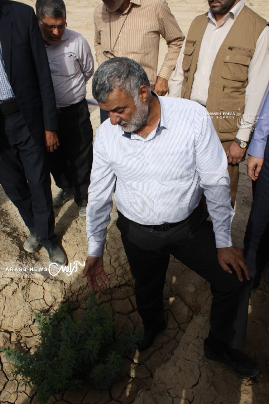 گزارش تصویری آراس/ بازدید وزیر جهاد کشاورزی و استاندار خوزستان از طرح مبارزه با کانون های ریزگرد در خوزستان