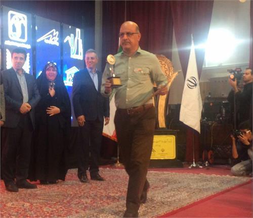 فولاد خوزستان تندیس واحد نمونه صنعتی استان را دریافت کرد.