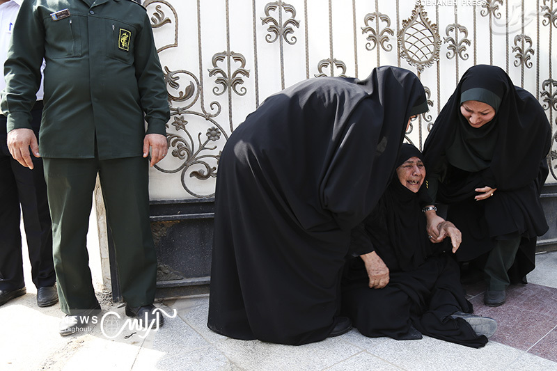 گزارش تصویری/ ورود پیکر ۱۸ شهید گمنام دفاع مقدس از طریق فرودگاه اهواز