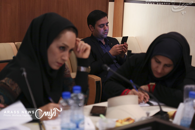 گزارش تصويري/ نشست مشترک احزاب و گروه های سیاسی خوزستان با معاون وزیر کشور