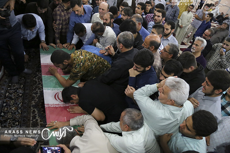 گزارش تصویری/  آیین وداع با دو شهید گمنام در اهواز