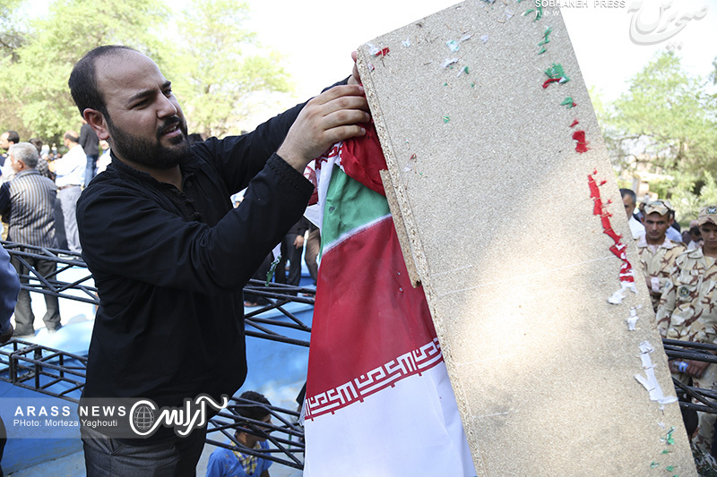 گزارش تصویری/ مراسم تشییع و تدفین دو شهید گمنام همزمان با شهادت امام جعفر صادق (ع) در اهواز