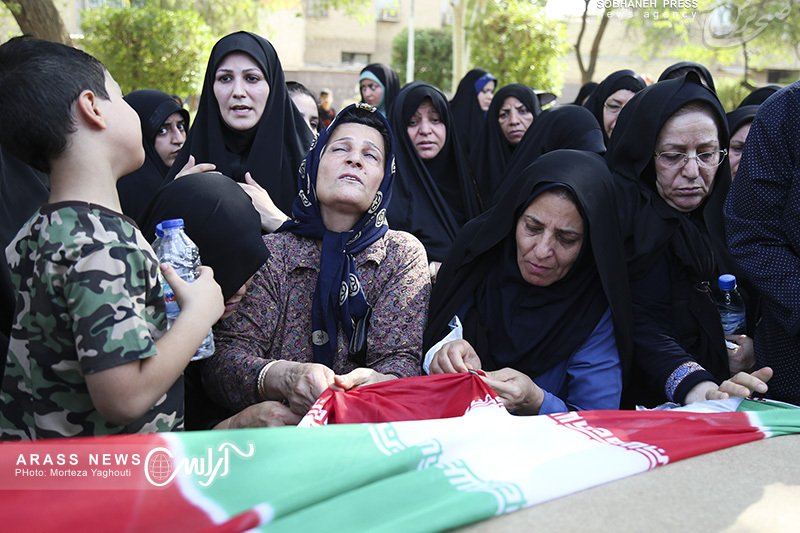 گزارش تصویری/ مراسم تشییع و تدفین دو شهید گمنام همزمان با شهادت امام جعفر صادق (ع) در اهواز