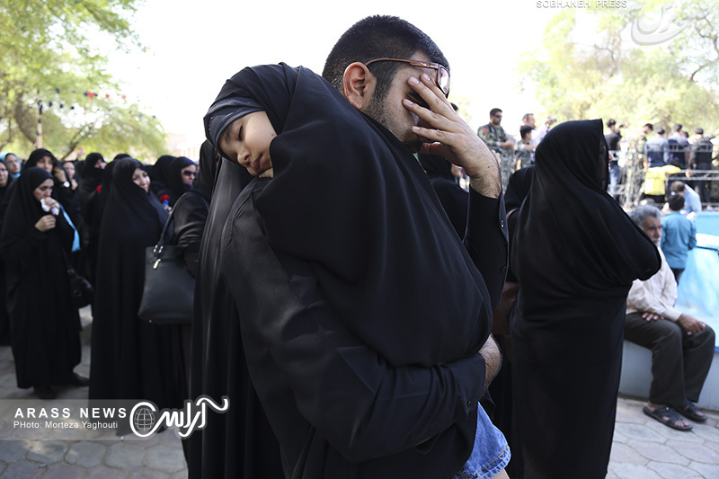 گزارش تصویری/ مراسم تشییع و تدفین دو شهید گمنام همزمان با شهادت امام جعفر صادق (ع) در اهواز