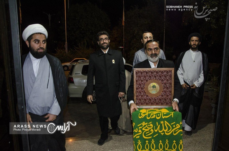 گزارش تصویری/ دیدار استاندار خوزستان با کاروان خادمین امام رضا(ع) در استانداری خوزستان