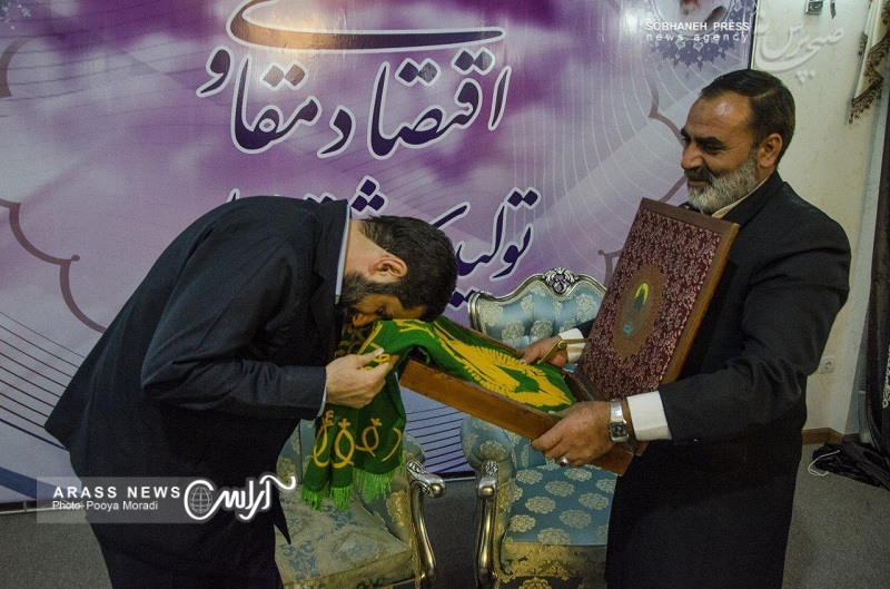 گزارش تصویری/ دیدار استاندار خوزستان با کاروان خادمین امام رضا(ع) در استانداری خوزستان