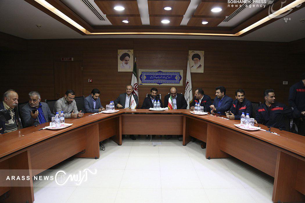 گزارش تصویری / نشست استاندار خوزستان با  مدیرعامل و هیات مدیره فولاد اکسین خوزستان