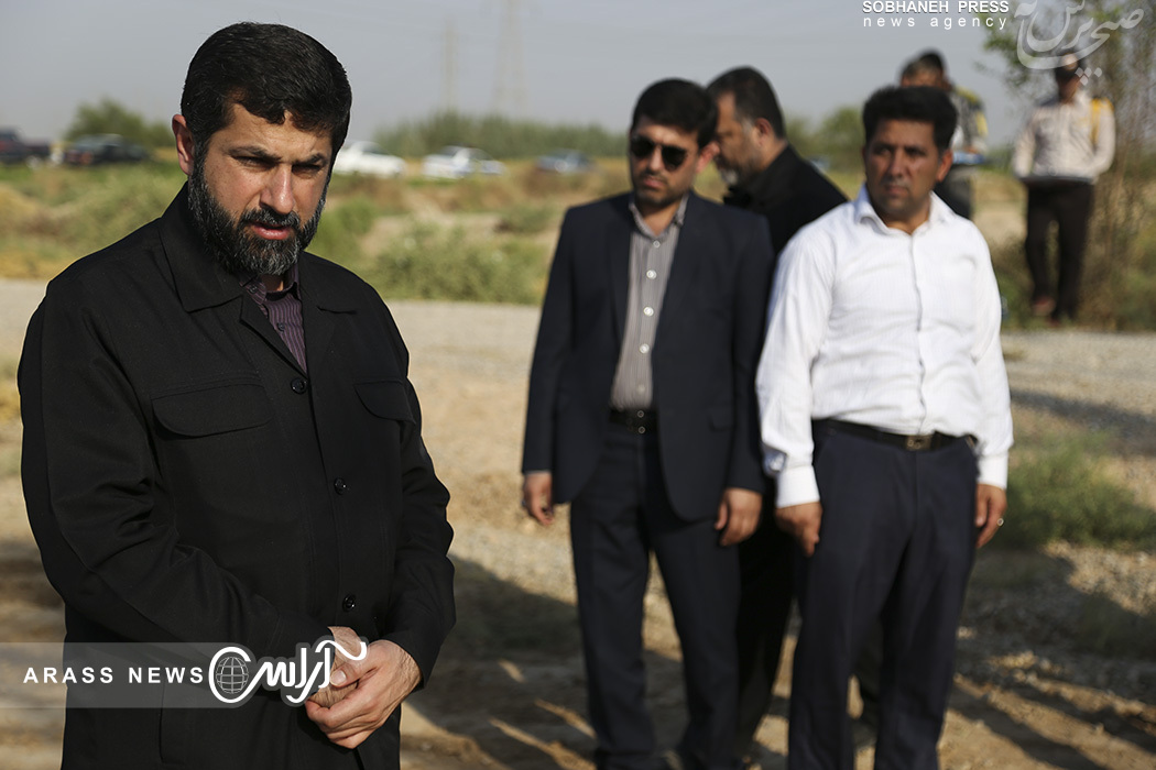 گزارش تصویری/ مراسم کلنگ زنی ایستگاه برق گتوند توسط استاندار خوزستان و شرکت در مراسم تشییع شهید مدافع حرم گتوند ( شهید محمد تاجبخش )