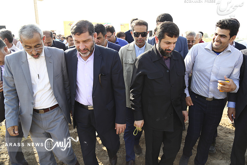 گزارش تصویری/ مراسم کلنگ زنی ایستگاه برق گتوند توسط استاندار خوزستان و شرکت در مراسم تشییع شهید مدافع حرم گتوند ( شهید محمد تاجبخش )