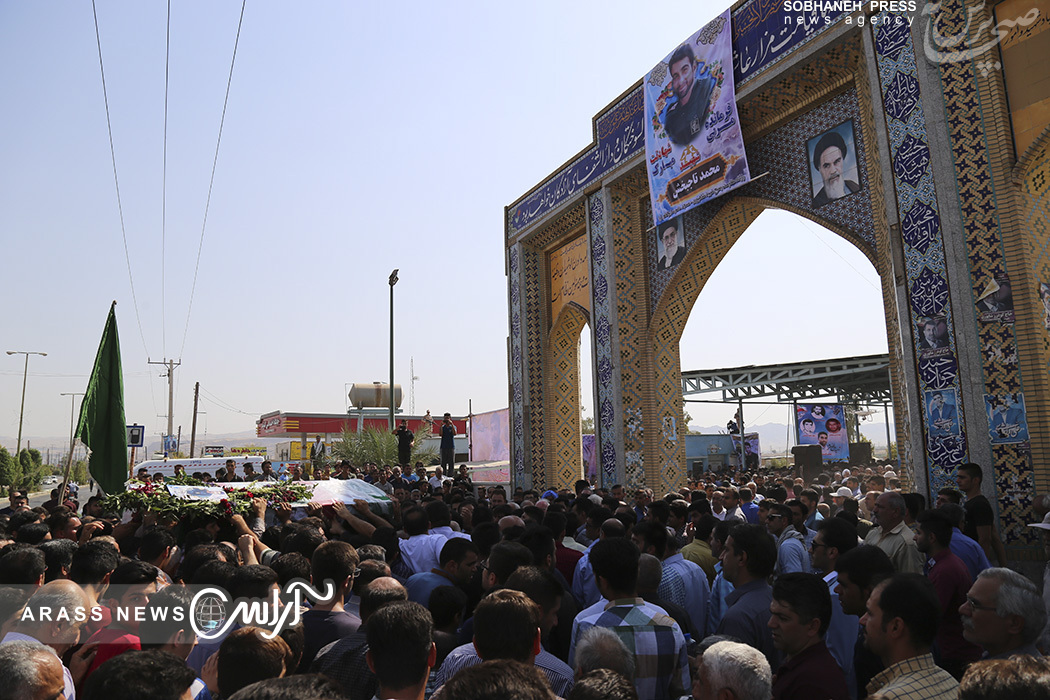 گزارش تصویری/ مراسم کلنگ زنی ایستگاه برق گتوند توسط استاندار خوزستان و شرکت در مراسم تشییع شهید مدافع حرم گتوند ( شهید محمد تاجبخش )