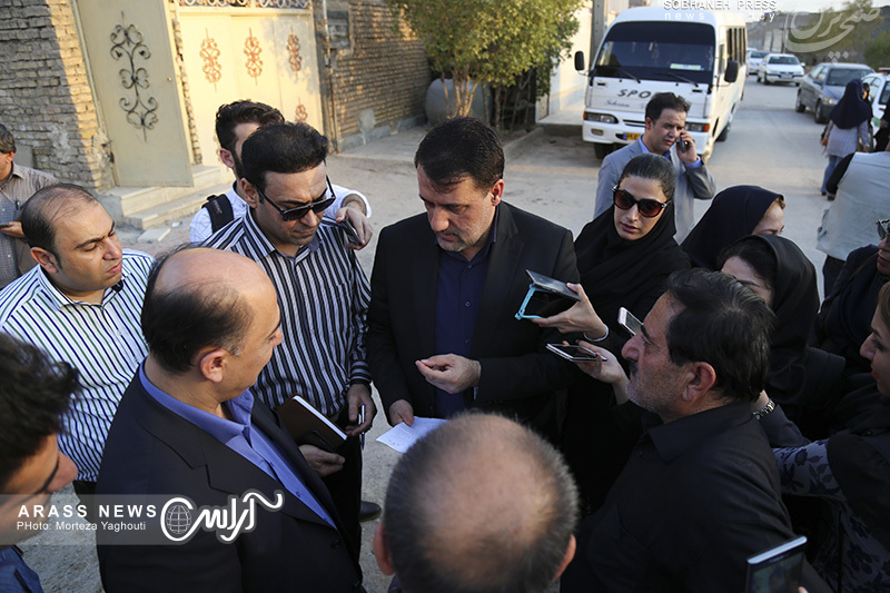 گزارش تصویری/ بازدید دکتر همایون یوسفی نماینده مردم اهواز در مجلس شورای اسلامی به همراه تعدادی از مسئولین شهری و استانی از منطقه منبع آب اهواز