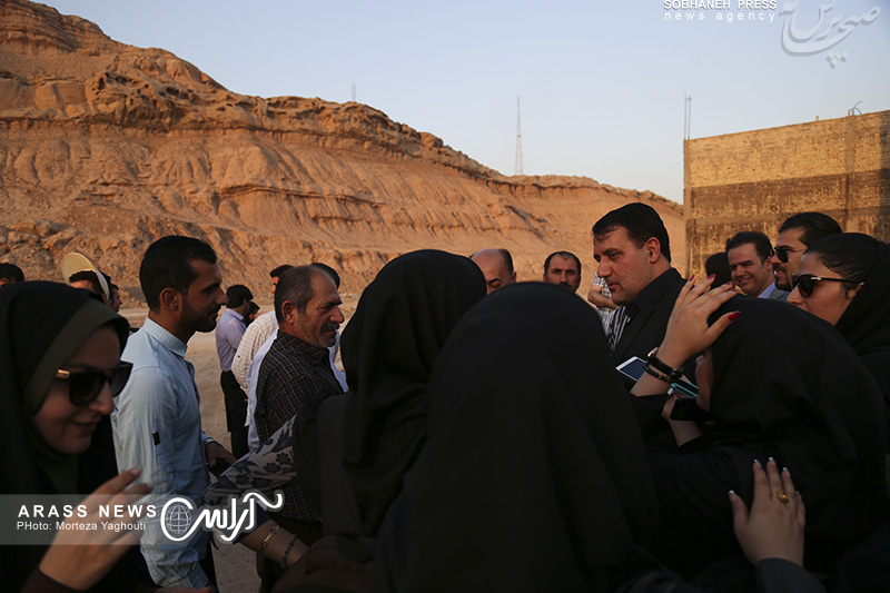 گزارش تصویری/ بازدید دکتر همایون یوسفی نماینده مردم اهواز در مجلس شورای اسلامی به همراه تعدادی از مسئولین شهری و استانی از منطقه منبع آب اهواز