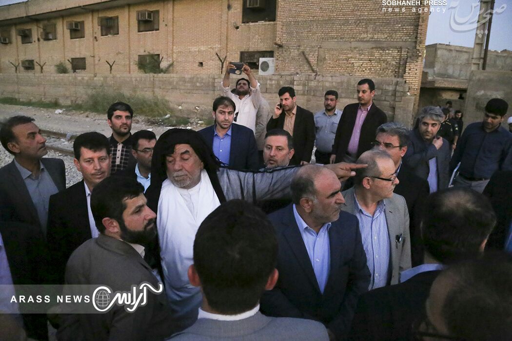 حاشیه های تصویری بازدید استاندار خوزستان ، شهردار کلانشهر اهواز و مدیران کل دستگاه های خدمات رسان از خیابان انوشه و منطقه لشکرآباد اهواز