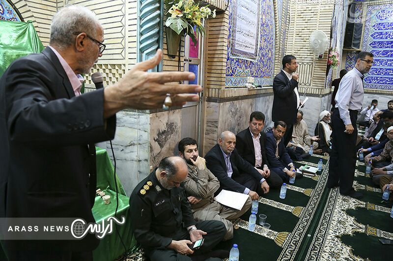 حاشیه های تصویری بازدید استاندار خوزستان ، شهردار کلانشهر اهواز و مدیران کل دستگاه های خدمات رسان از خیابان انوشه و منطقه لشکرآباد اهواز
