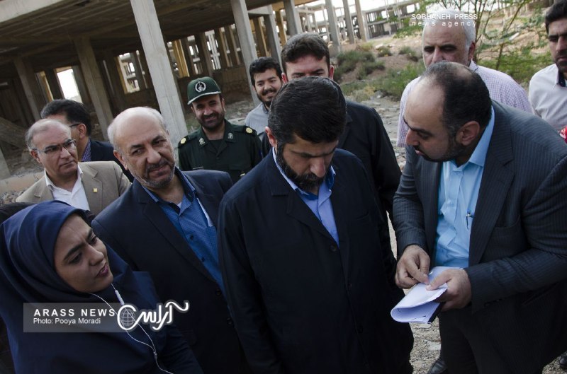 استاندارخوزستان: شرکت های نفتی برای توسعه امیدیه و آغاجاری تلاش نکرده اند