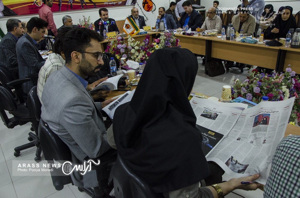نشست خبری مدیرعامل شرکت برق منطقه ای خوزستان با اصحاب رسانه